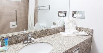 Economy Inn and Suites Henderson - Guest Bathroom