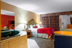 Jacuzzi Suite Heart Shape Tub Smoking Suite